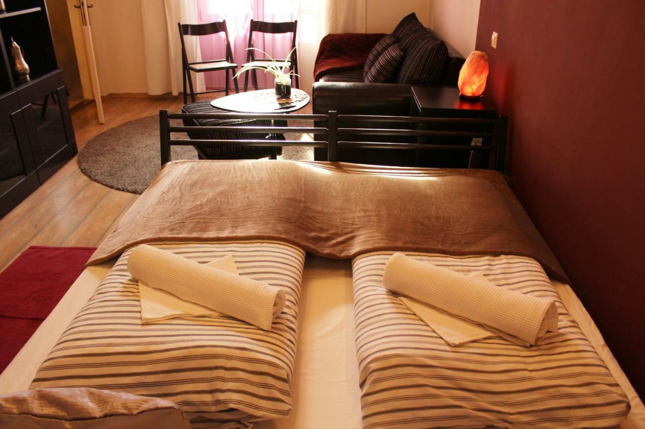 Apartamento Yasmine Flat Budapest Exterior foto