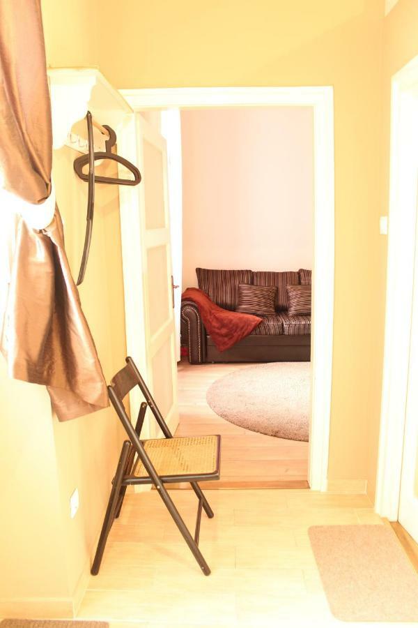 Apartamento Yasmine Flat Budapest Exterior foto