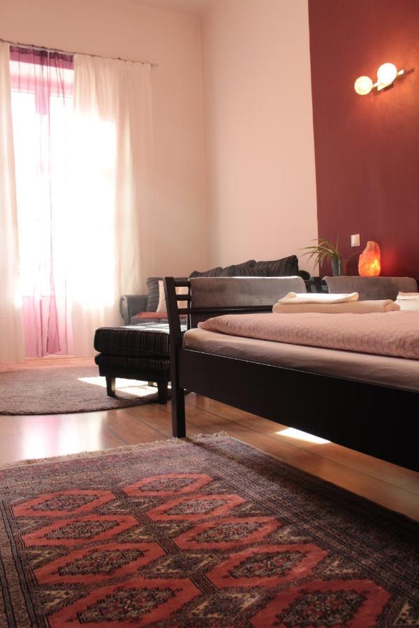 Apartamento Yasmine Flat Budapest Exterior foto